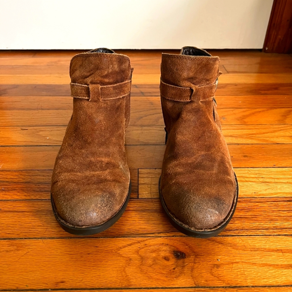 Born leather ankle boots